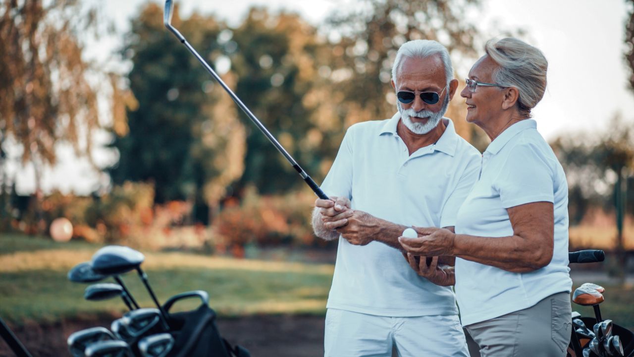 Read more about the article The Best Hybrid Golf Clubs for Seniors: Elevate Your Golf Game